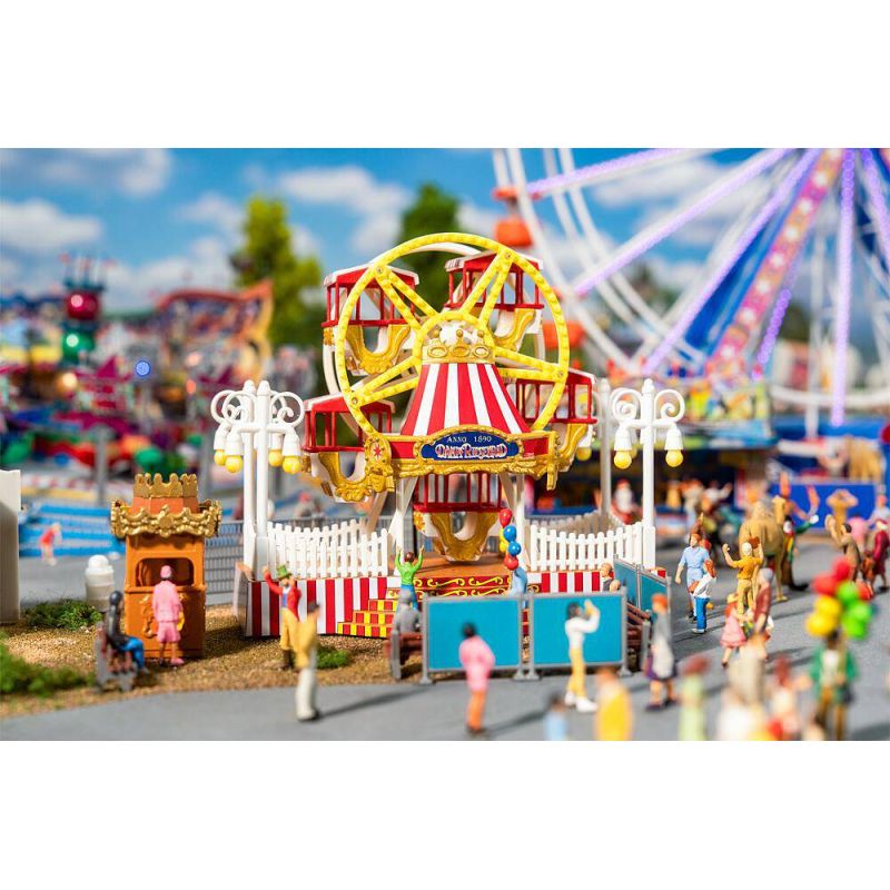 Grande roue à vapeur nostalgique Grande roue à vapeur nostalgique