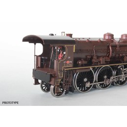 Train electrique, locomotive NORD 231 no 3.1236, avec pare-fumée, réchauffeur, tender 37 m3, brun (chocolat), filet crème / marr